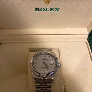 Women’s Rolex -LADY-DATEJUST
Oyster, 28 mm, Oystersteel and white gold